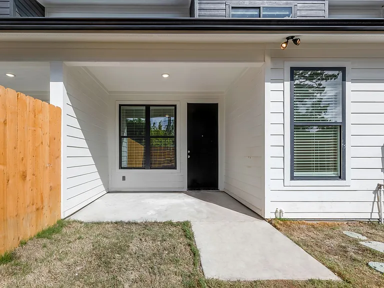 211 Lynn Dr — Photo 34