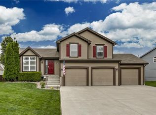 11021 N Potter Ave, Kansas City, MO 64157