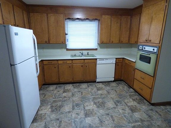 5th image of 1406 Parklawn Dr