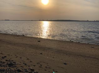 29 Delaware Dr, Penns Grove, NJ 08069