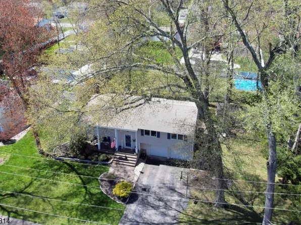 34 W William St, Lincoln Park Boro, NJ 07035