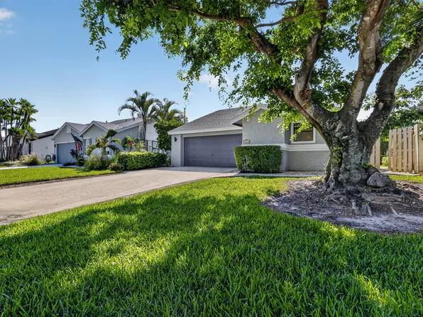 1055 NW 18th Avenue, Delray Beach, FL 33445