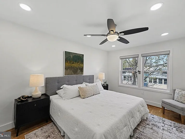 1427 Parkwood Pl NW — Photo 15