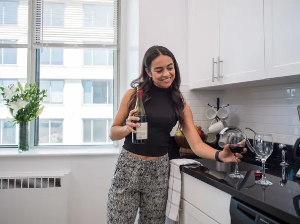 180 Riverside Boulevard image 9 of 71