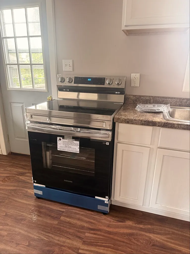 Charming Single-Family Home in Waupun with In-Unit Laundry — Photo 1