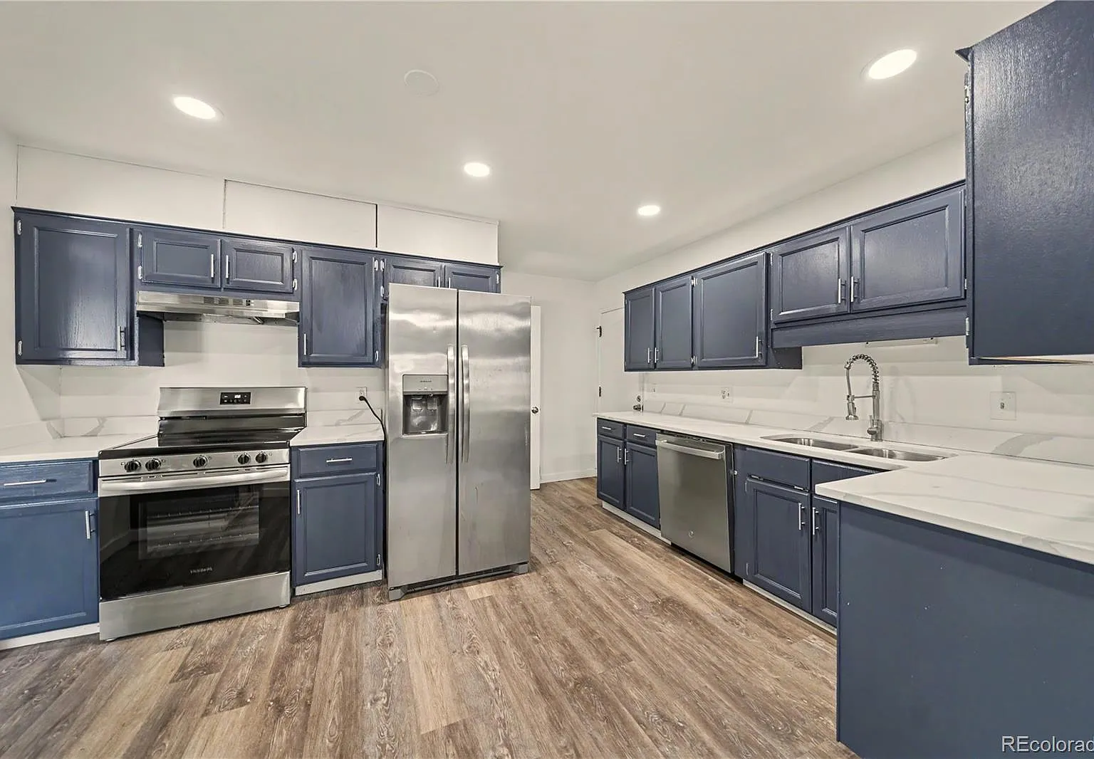4 bed, 3.0 bath, 1381 sqft, $3,645 — Photo 4