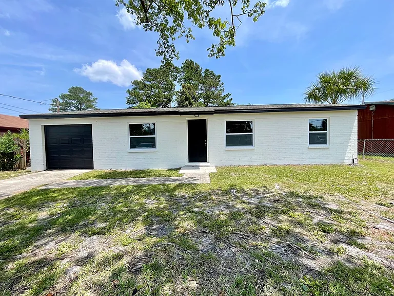 10867 Bahia Dr — Photo 2