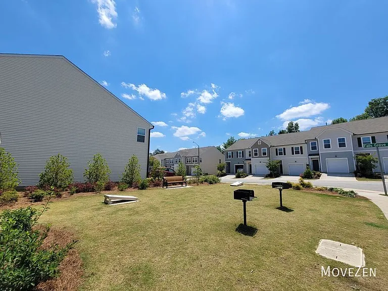 808 Falls Grove Trl — Photo 11
