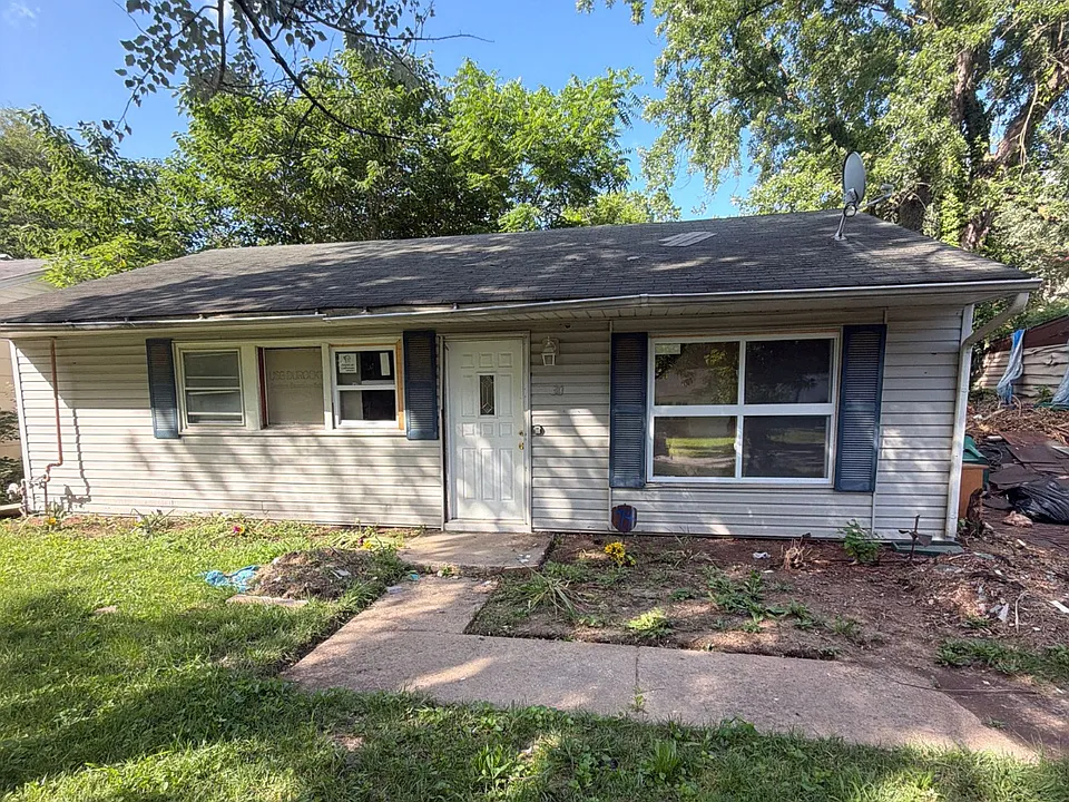 30 Delores Dr