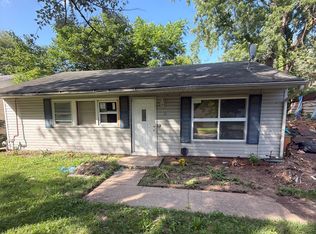 30 Delores Dr, Cahokia, IL 62206