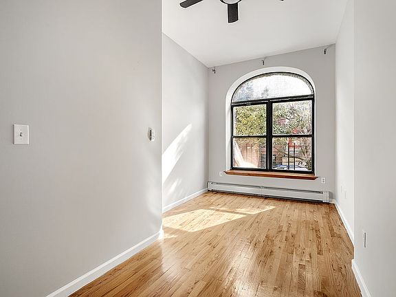 2nd image of 265 W 136th St