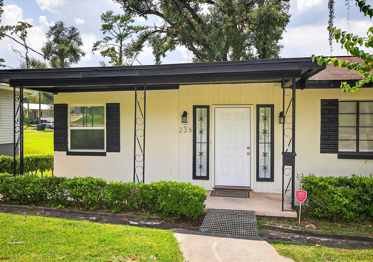 Updated 4/3 House Near FSU! — Photo 1