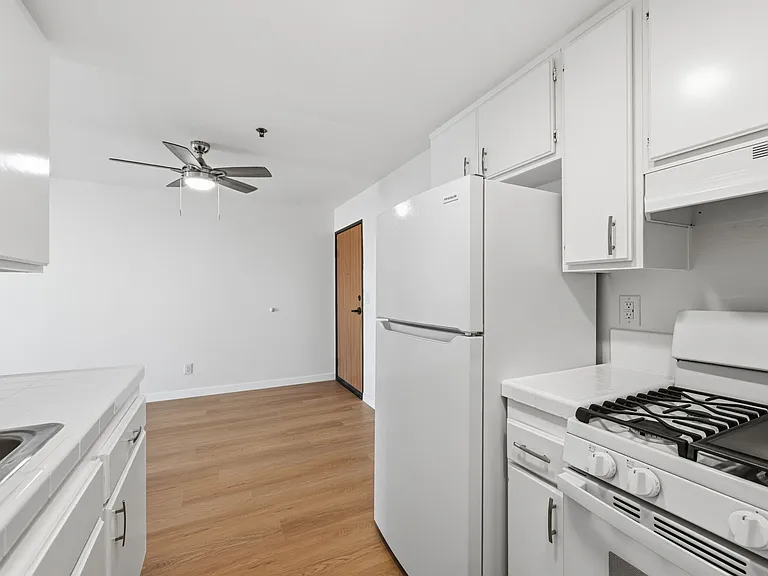 Westgate Apartments — Photo 10