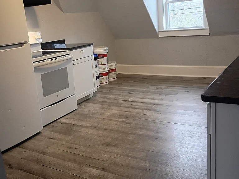 104 Park St #3 — Photo 2