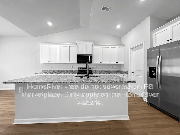 426 Chedworth Dr — Photo 10