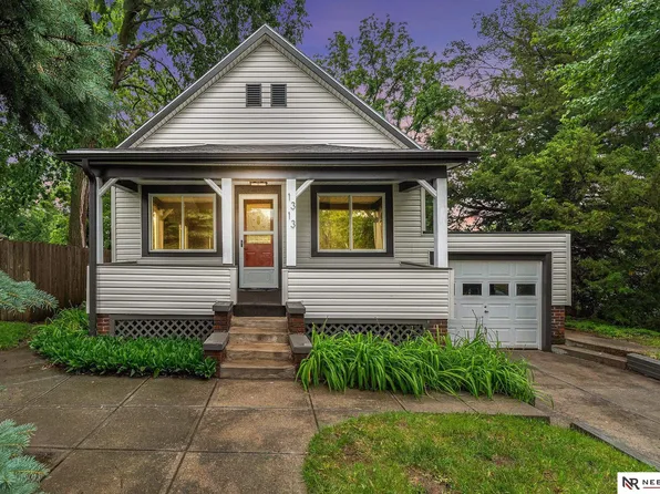 1313 Harrison St, Bellevue, NE 68147