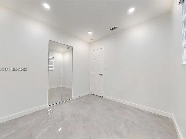 5 bed, 3.0 bath, 2000 sqft, $4,000 — Photo 4