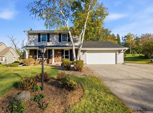 W162N8340 Tamarack DRIVE, Menomonee Falls, WI 53051