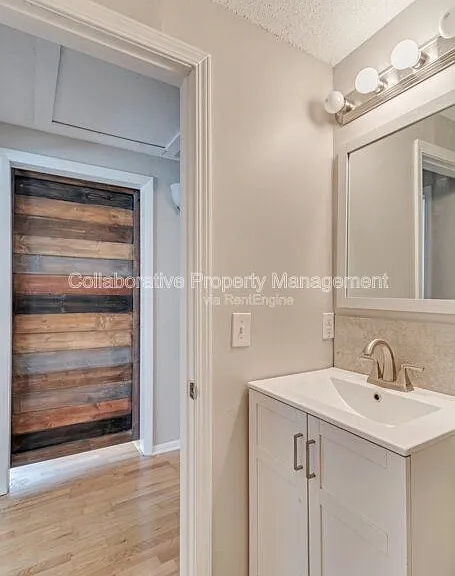 2025 Eppinger St — Photo 10