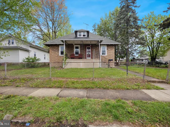 1025 Bartram Ave, Collingdale, PA 19023