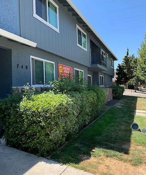 740 W Valley Dr #8 — Photo 19