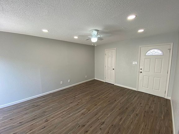 5th image of 113 E Laurel Ave