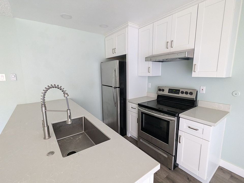 1st image of 4776 Lamont St #19