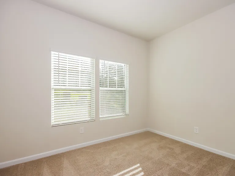 176 Nottingham Cir — Photo 15