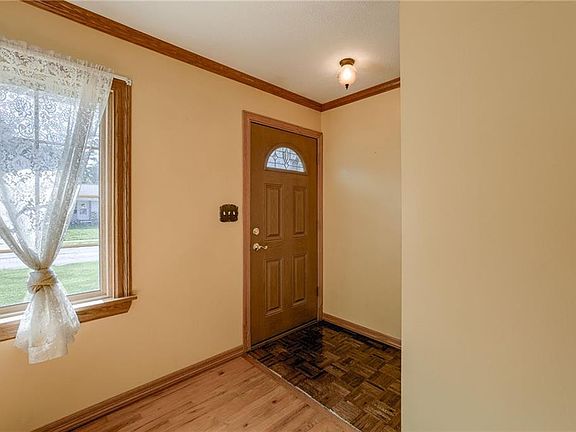 2nd image of 9416 Richmond Ave