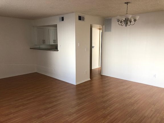 2nd image of 1039 E Spazier Ave #D
