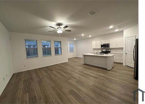 1st image of 1210 Mahogany Ln