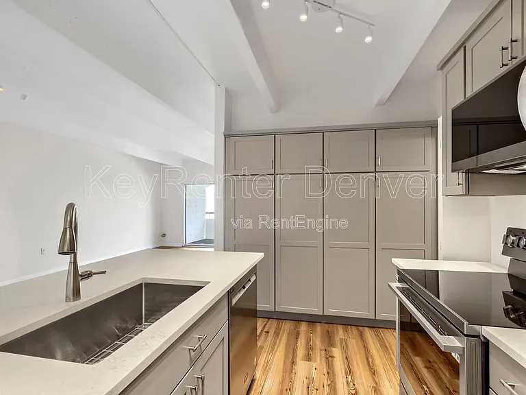 551 N Pearl St #303 — Photo 5