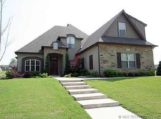 7007 S Sycamore Pl, Broken Arrow, OK 74011