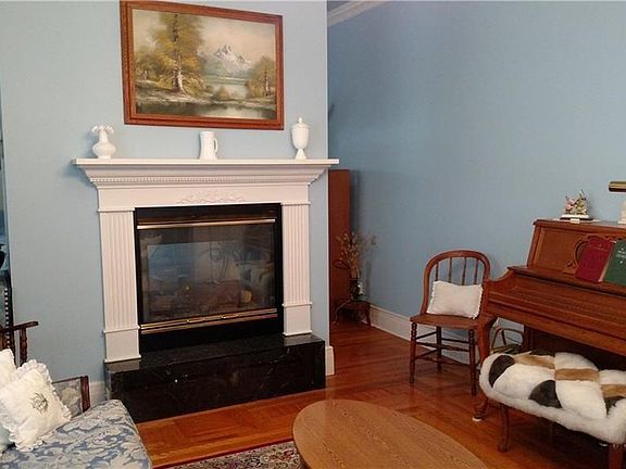 4th image of 44 Church St