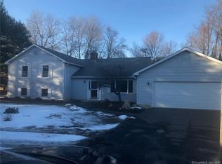 8 Cranberry Ln, Burlington, CT 06013