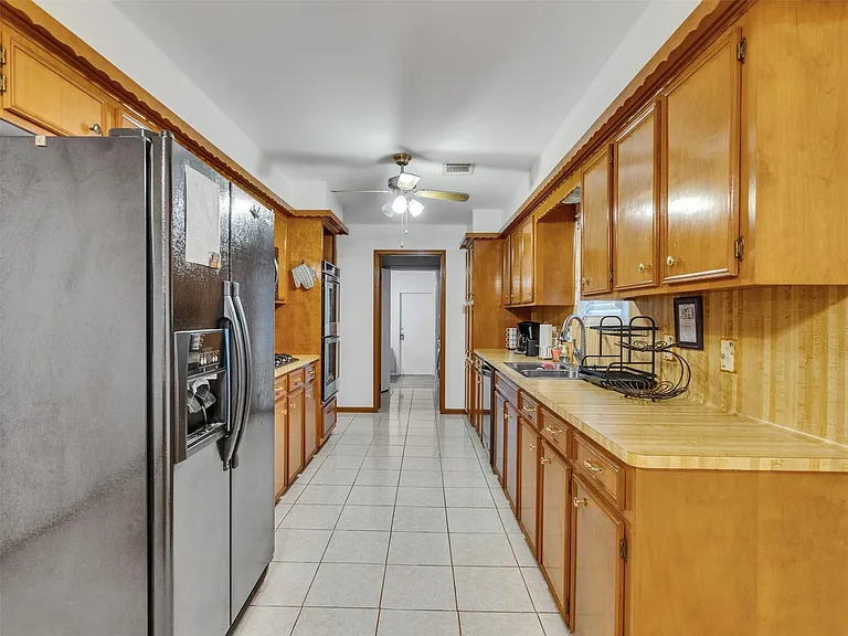 4002 Thistledown Dr — Photo 11