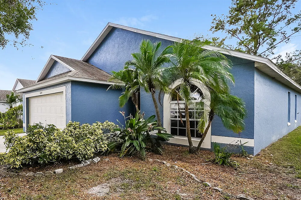 3 bed, 2.0 bath, 1368 sqft, $1,990 — Photo 4