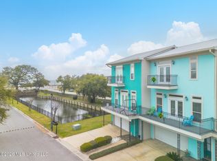 2 Oak Alley Ln, Long Beach, MS 39560