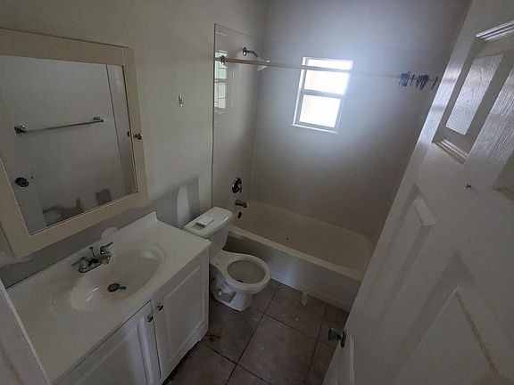 5th image of 27637 Franklin St #4