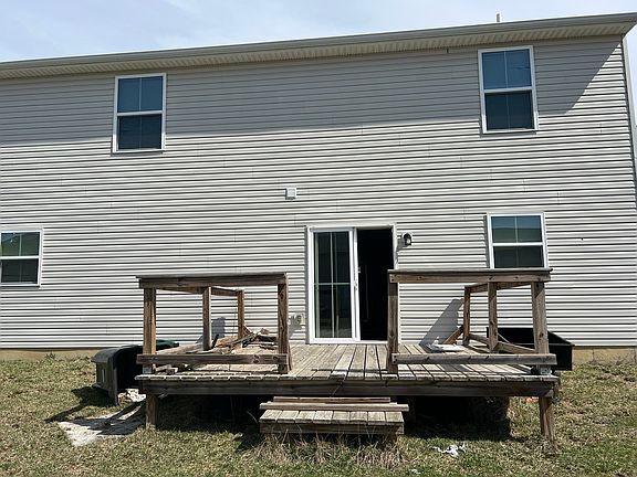 3rd image of 134 Campus Ln