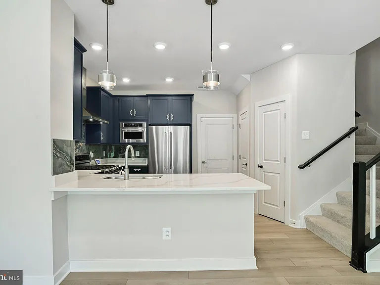 45181 Drowes Ter — Photo 14