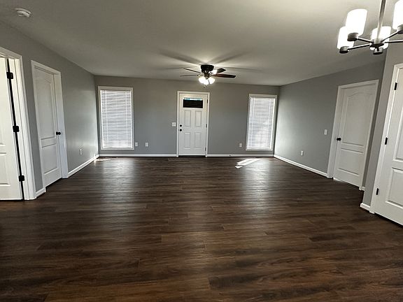 4th image of 24 Henkle Ln