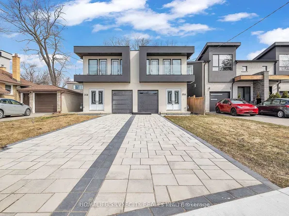 25B Pine Ave N, Mississauga, ON L5H 2P9