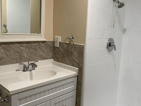 2nd image of 1944 Sichel St APT 1