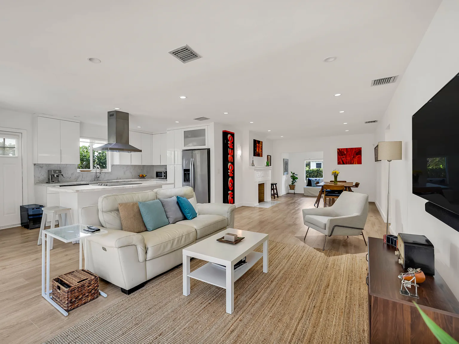 3 bed, 1600 sqft, $6,500 — Photo 3