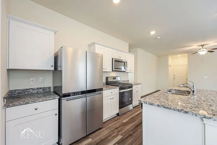 3 bed, 2.0 bath, 1412 sqft, $1,760 — Photo 4