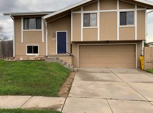 2855 NW 53rd St, Lincoln, NE 68524