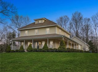 4 Sunset Ridge Dr, Guilford, CT 06437