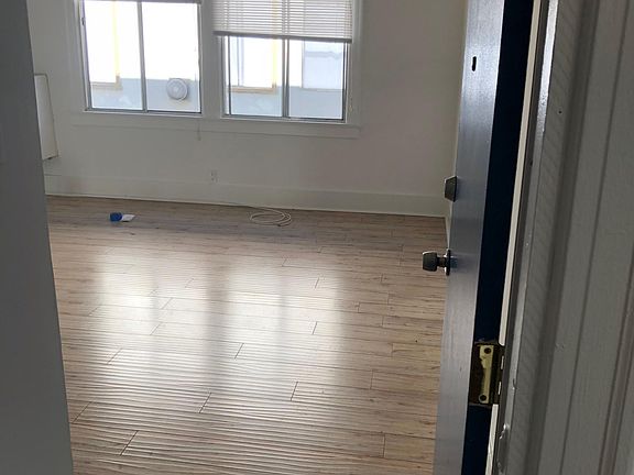 2nd image of 845 S Normandie Ave APT 14