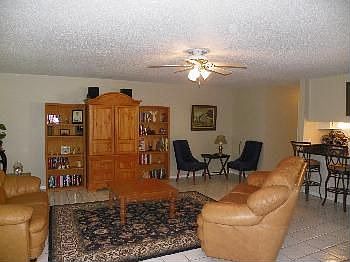 3rd image of 3701 Ellis Dr